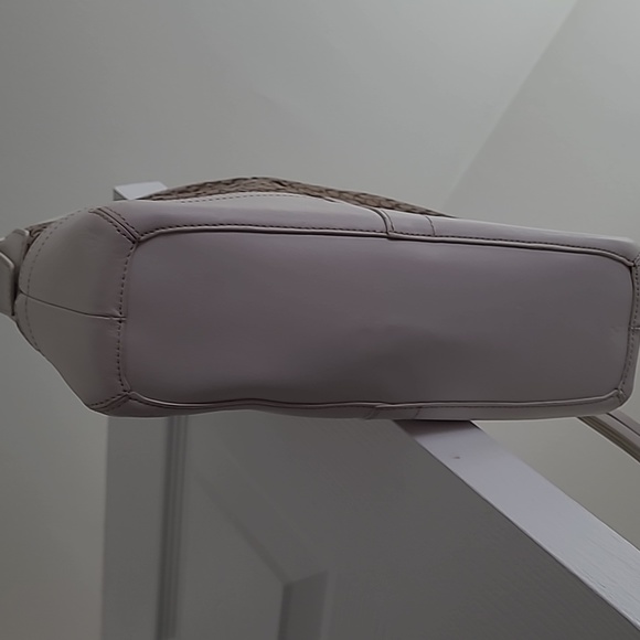 Coach - Picture 3 of 4